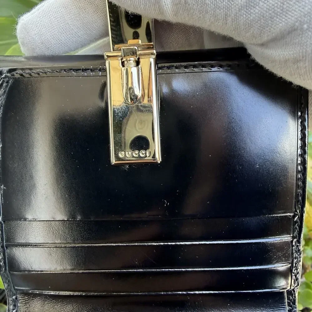 Authentic Vintage Gucci Bifold Wallet Black Patent Leather - Picture 11 of 16